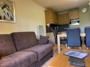 Appartement avec piscine, balcon et parking proche centre et ski-bus - FR-1-624-38